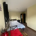 Studio-1-Staines/Heathrow/London-Own Entrance