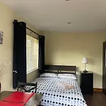 Studio-1-Staines/Heathrow/London-Own Entrance