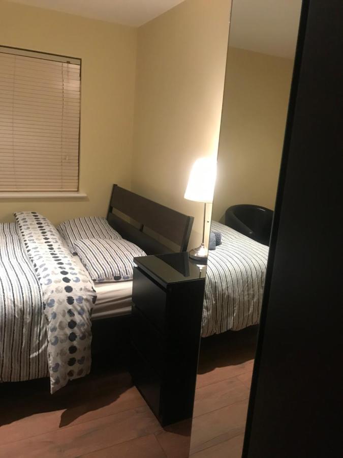 Apartment Studio-1-staines/heathrow/london-own Entrance Staines-upon-Thames