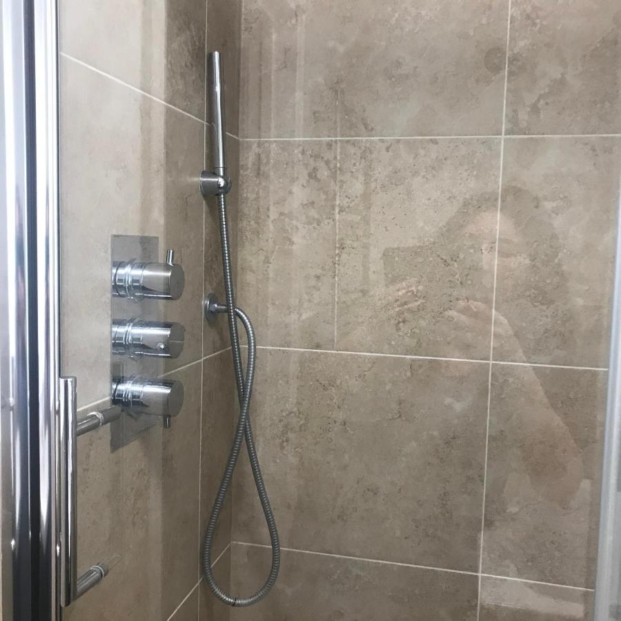 Studio-1-staines/heathrow/london-own Entrance