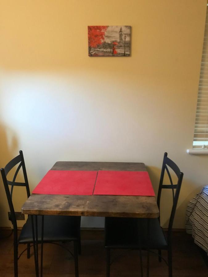 Apartment Studio-1-staines/heathrow/london-own Entrance