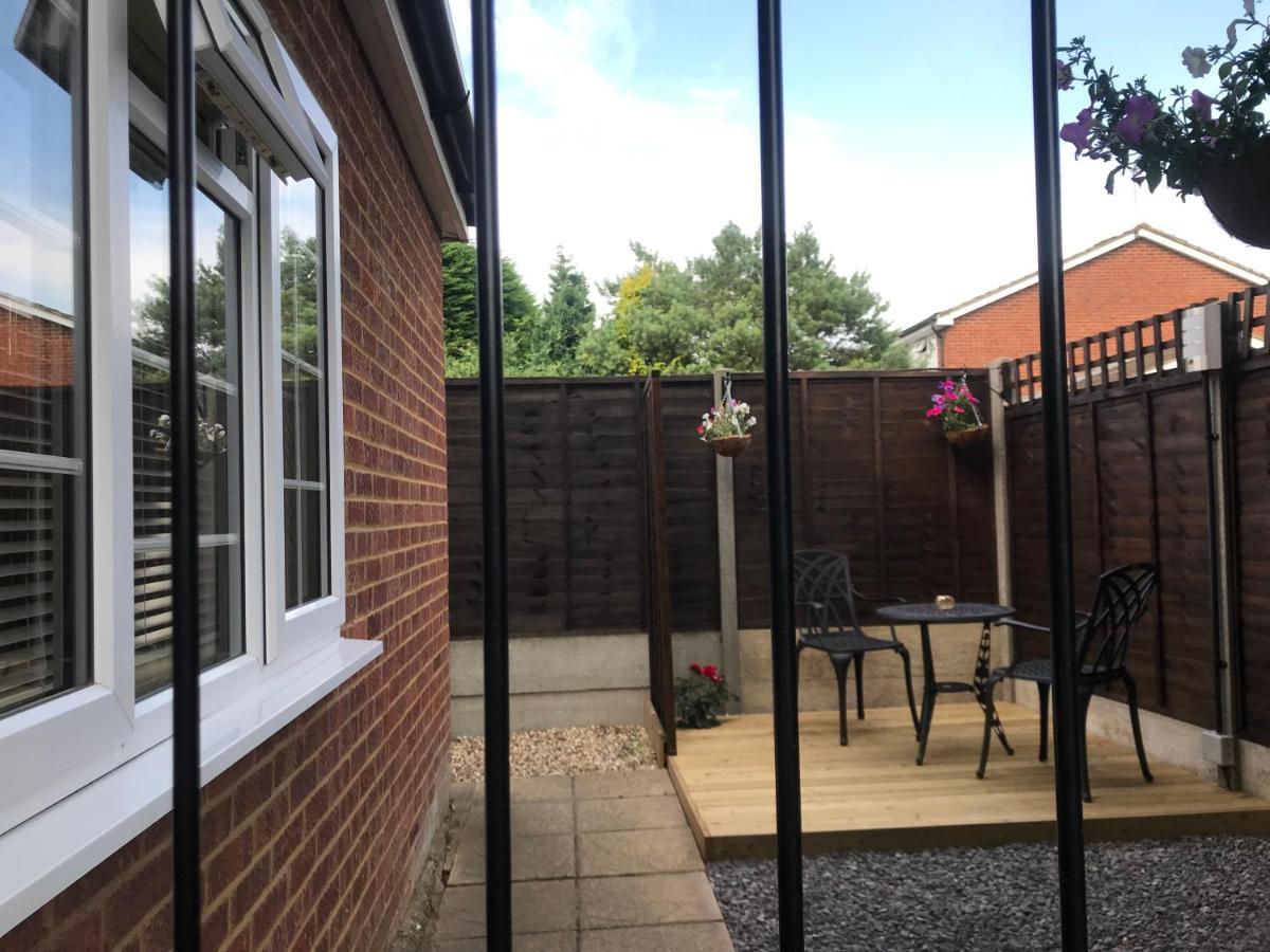 Apartment Studio-1-staines/heathrow/london-own Entrance