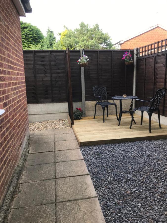 Studio-1-staines/heathrow/london-own Entrance