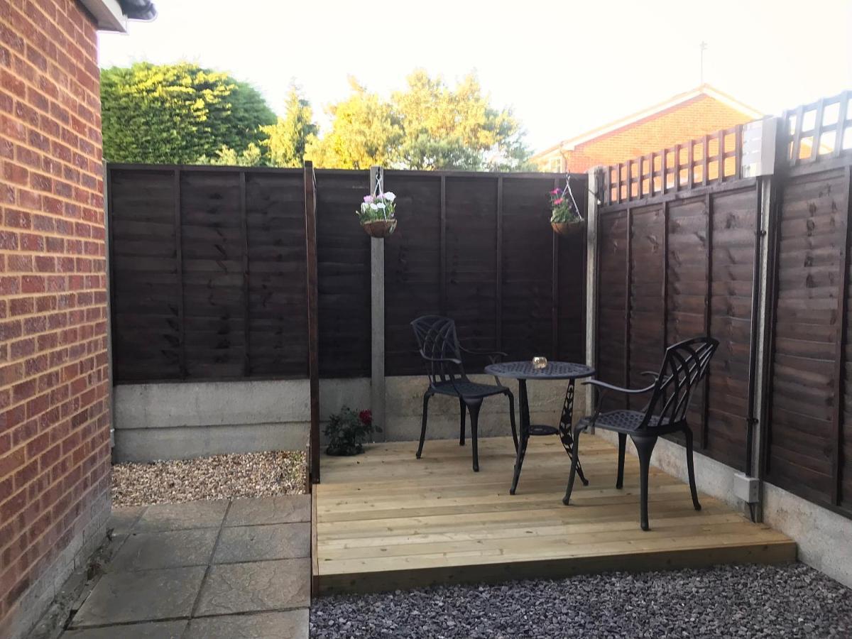 Apartment Studio-1-staines/heathrow/london-own Entrance