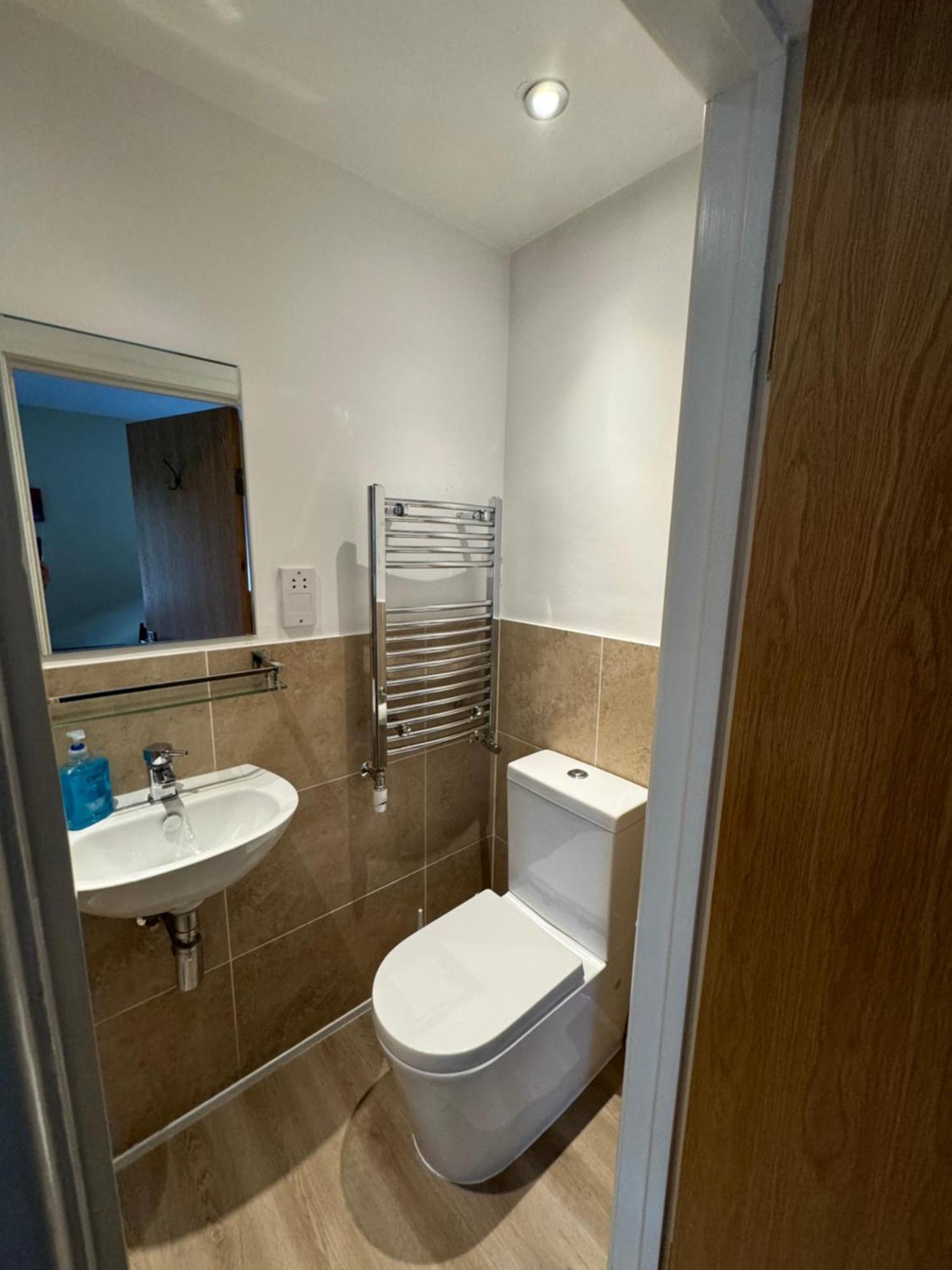 Apartment Studio-1-staines/heathrow/london-own Entrance